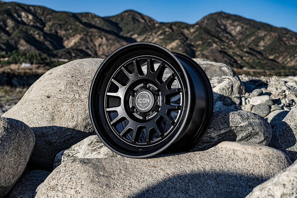 Anza-17in-Black-6-lug_ITW01_web-large.jpg