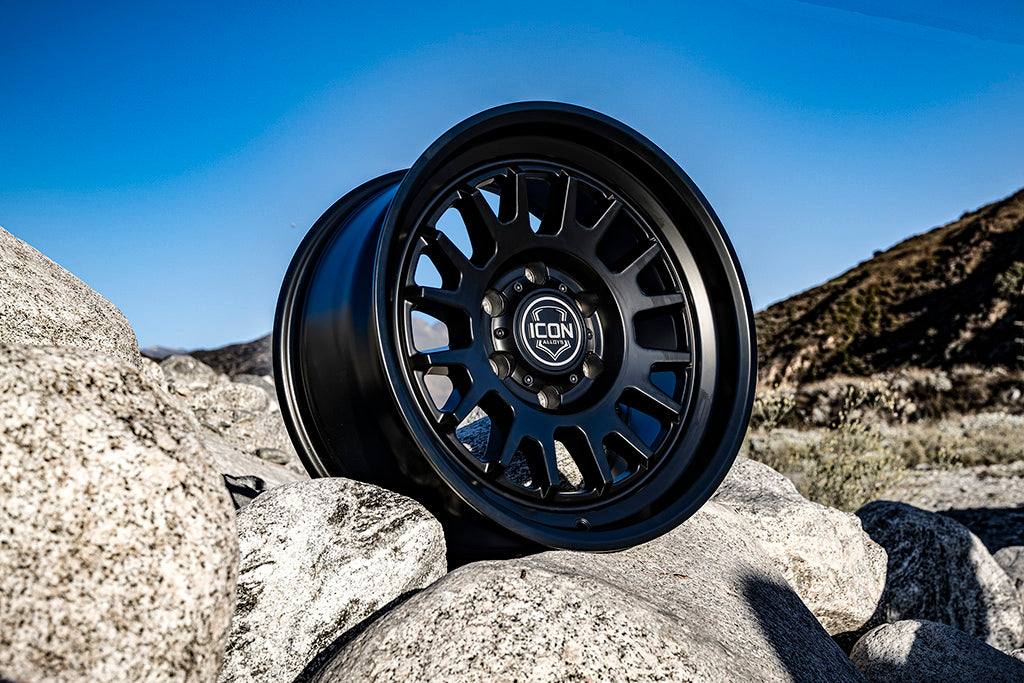 Anza-17in-Black-6-lug_ITW02_web-large.jpg