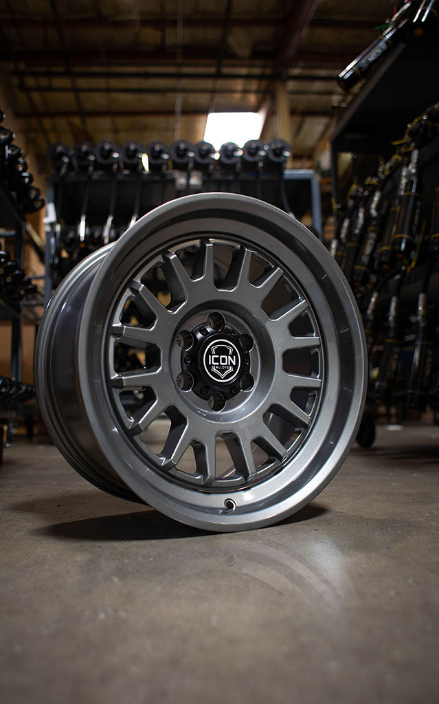 Anza-17in-GunMetal-6-lug_LS02_web-large.jpg