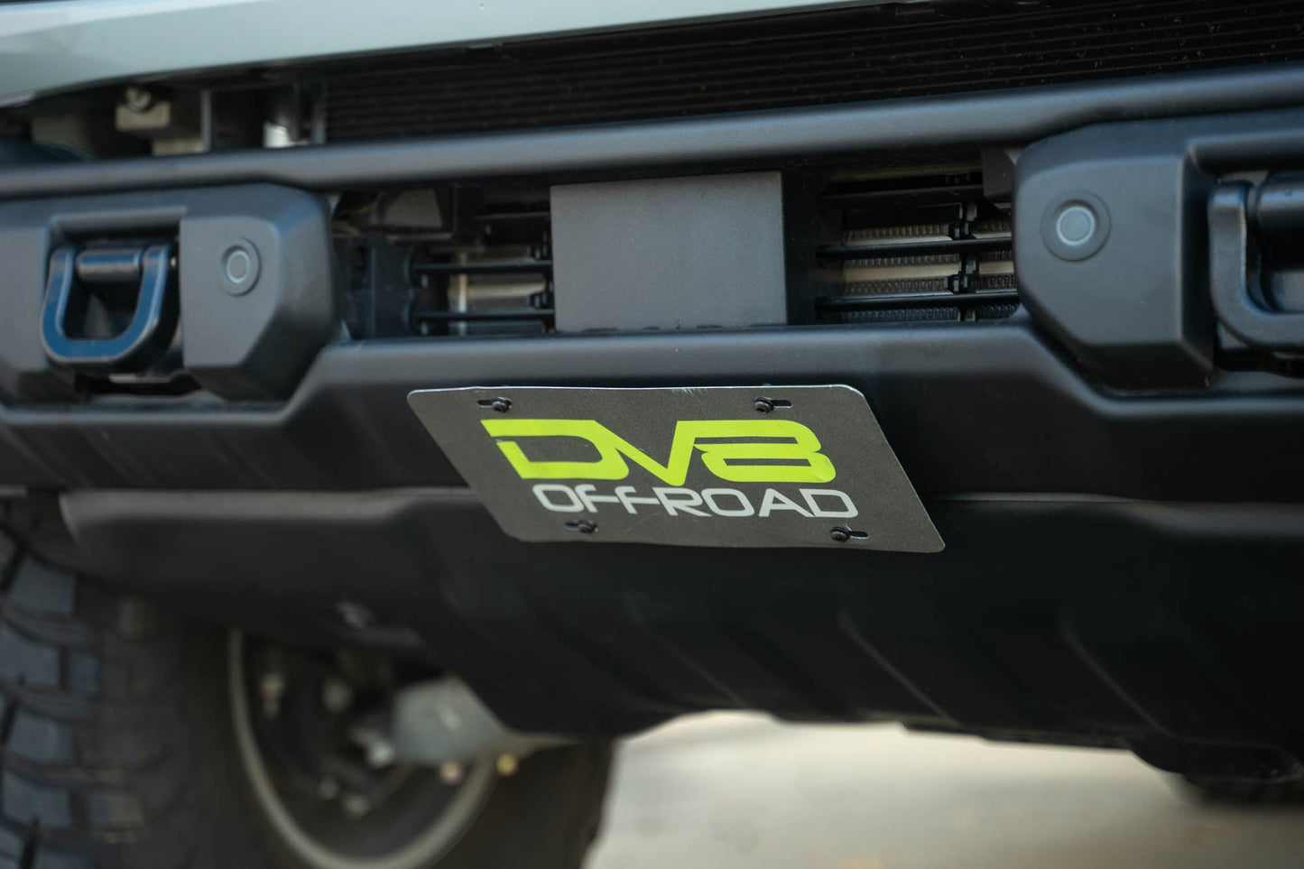 Bronco-Capable-Bumper-Slanted-Front-License-Plate-Mount_installed_1.jpg