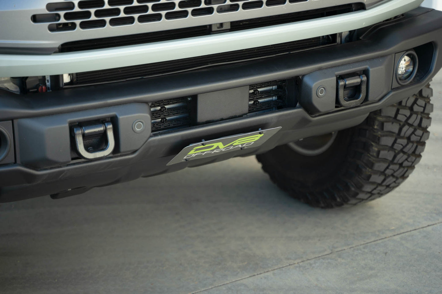Bronco-Capable-Bumper-Slanted-Front-License-Plate-Mount_installed_11.jpg