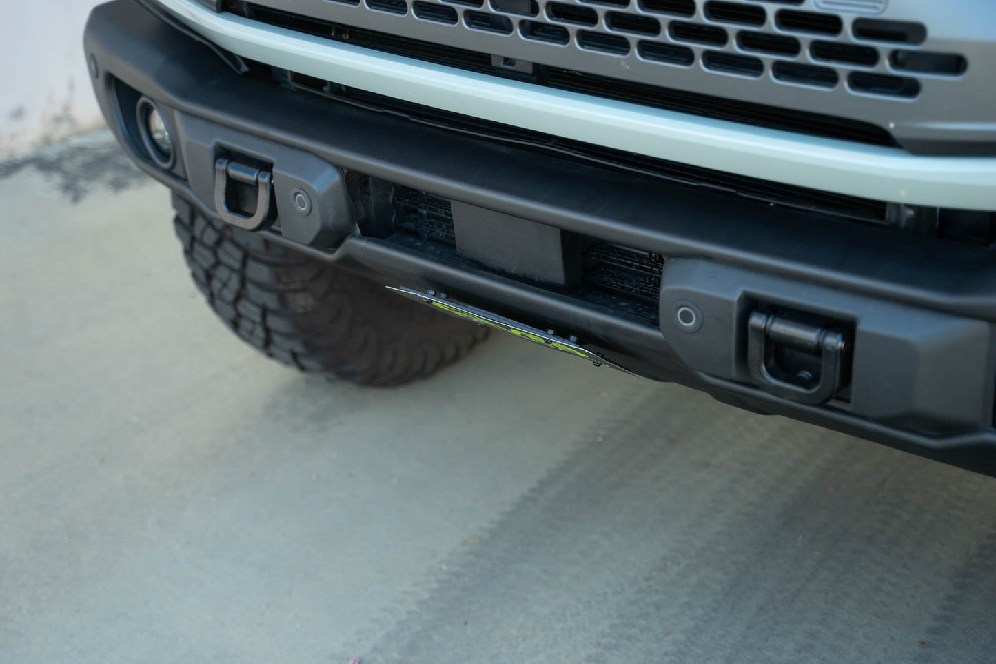 Bronco-Capable-Bumper-Slanted-Front-License-Plate-Mount_installed_2.jpg