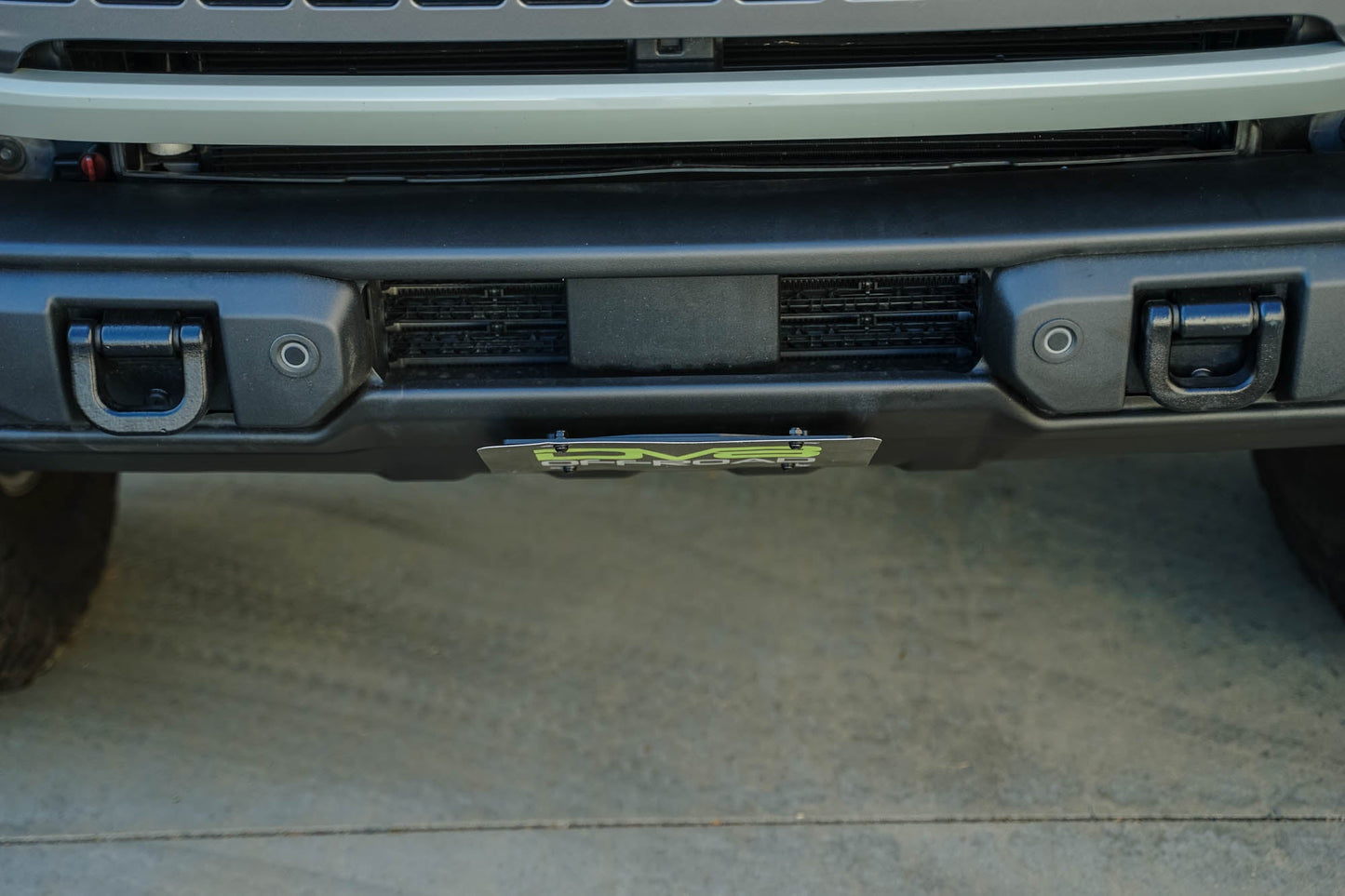 Bronco-Capable-Bumper-Slanted-Front-License-Plate-Mount_installed_5.jpg