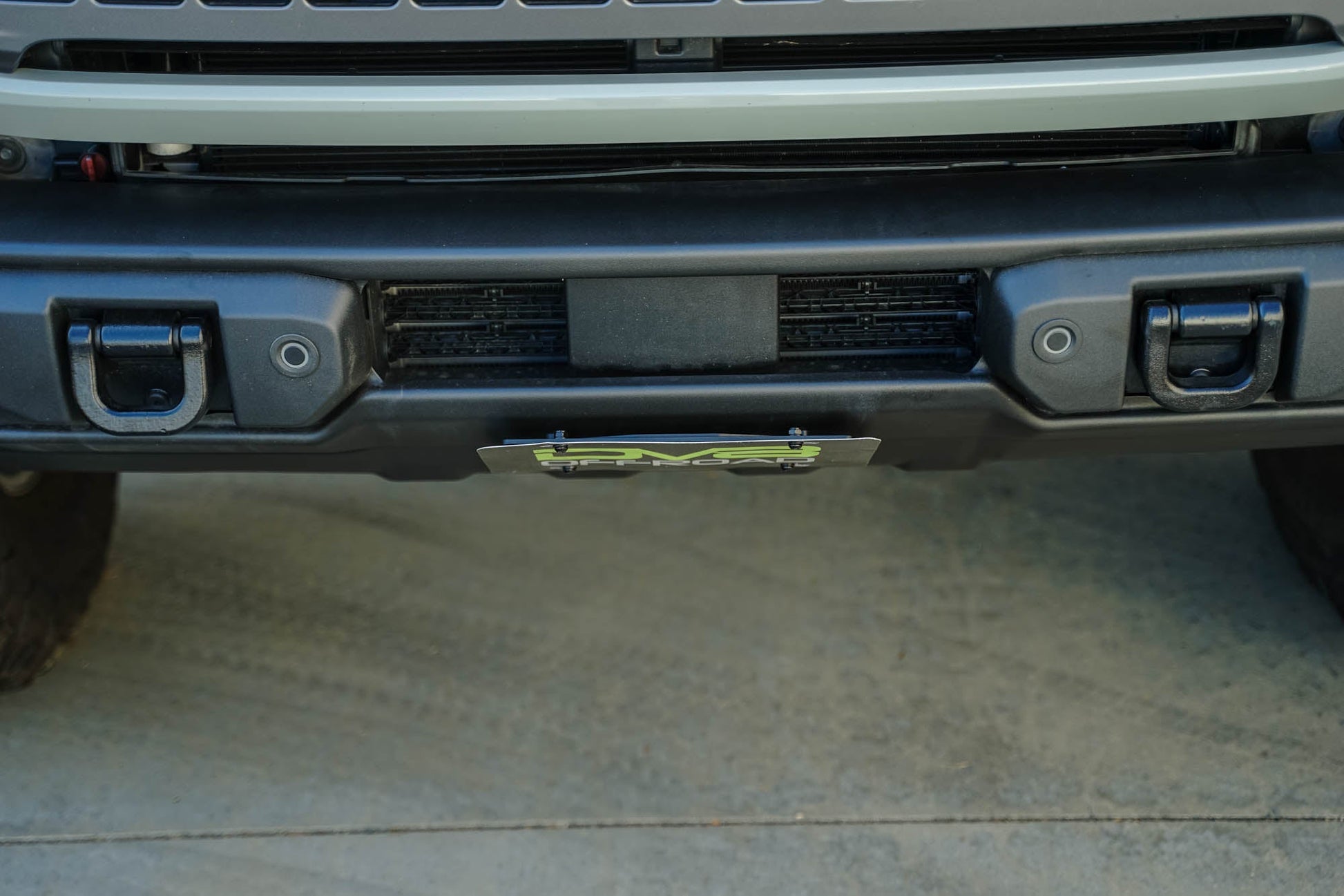Bronco-Capable-Bumper-Slanted-Front-License-Plate-Mount_installed_5.jpg
