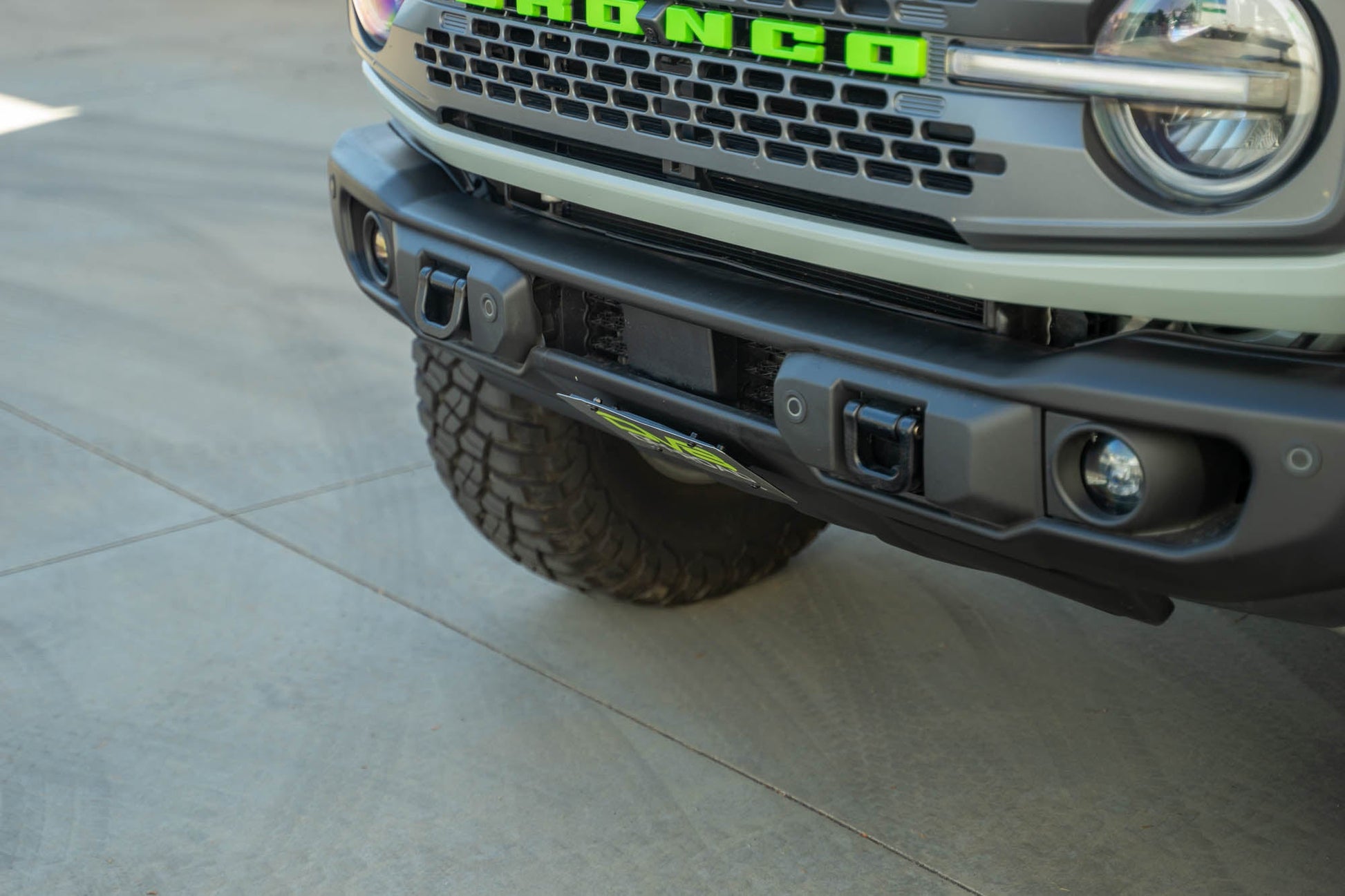 Bronco-Capable-Bumper-Slanted-Front-License-Plate-Mount_installed_6.jpg