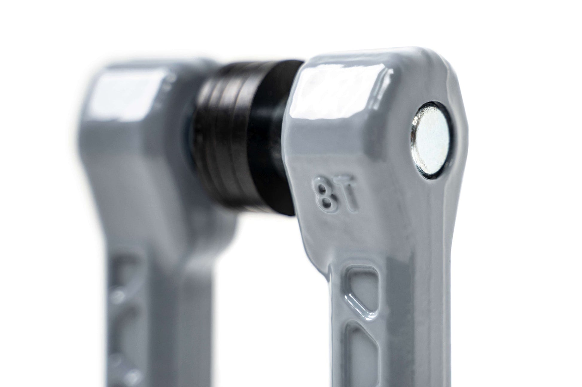 Elite-Series-D-Ring-Shackles-Gray_Offtruck-07.jpg