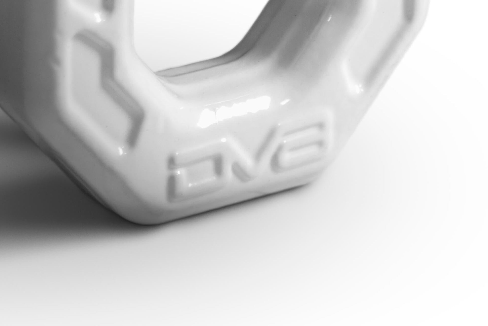 Elite-Series-D-Ring-Shackles-white-Pair_Offtruck-04.jpg