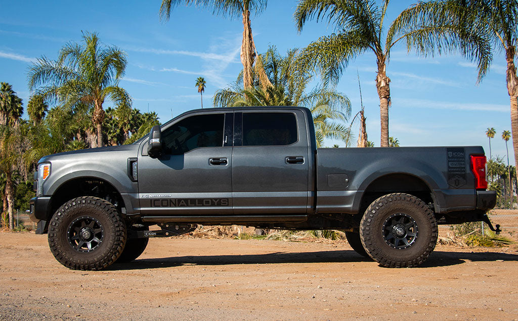 FSD_RADIUS_ARM_FullBody_web_large.jpg