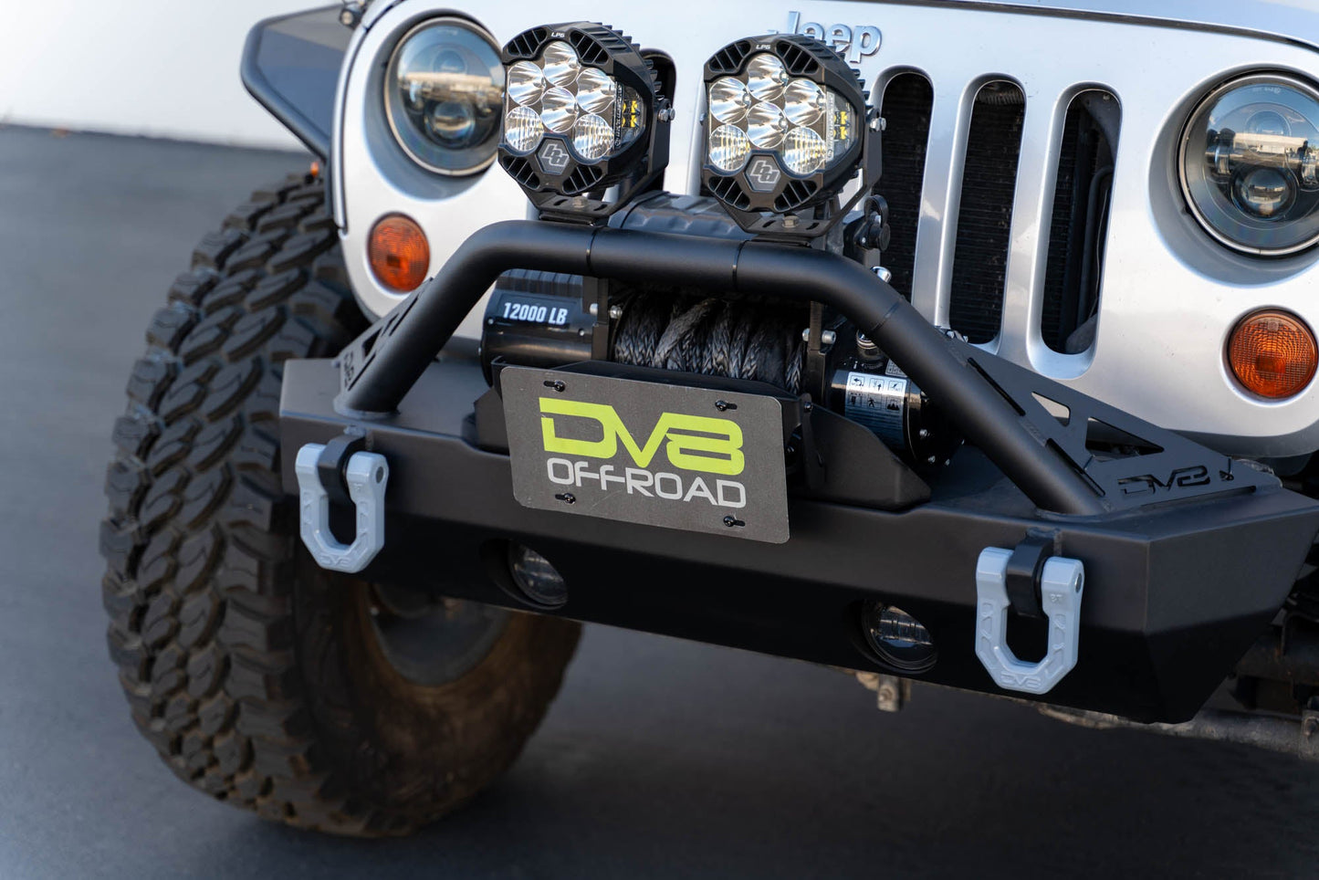 Fairlead-Mounted-Flip-Up-License-Plate-Bracket_Installed-01.jpg