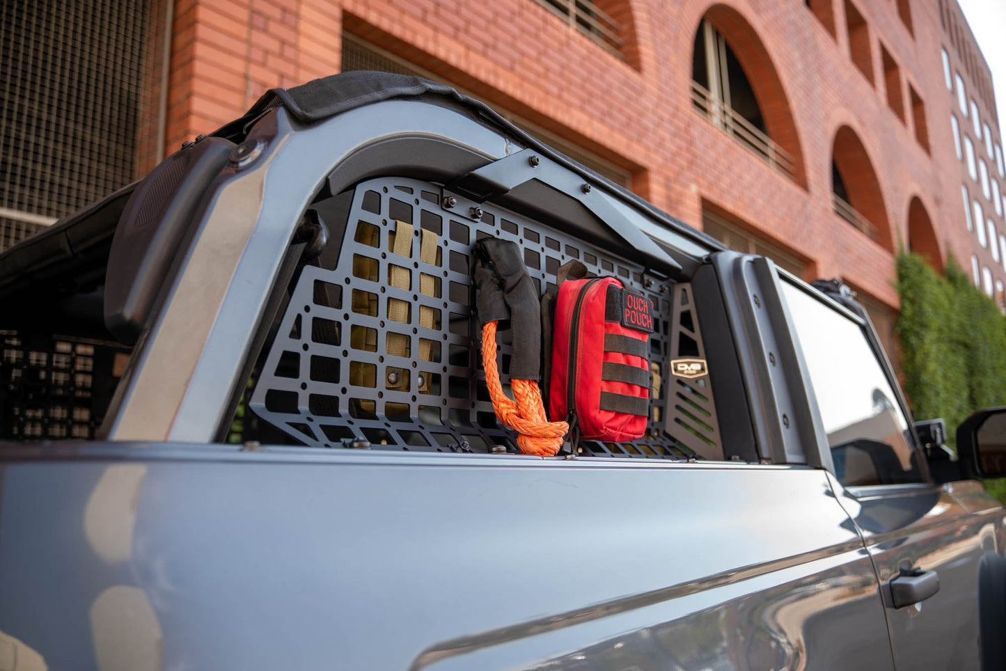Ford-Bronco-2-Door-Rear-Window-Pocket-Molle-Panels-Installed-12.jpg