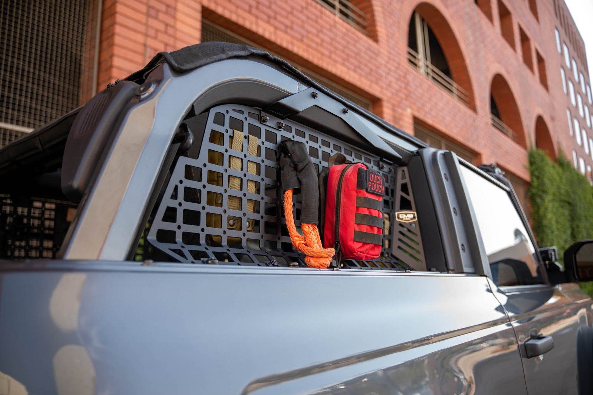 Ford-Bronco-2-Door-Rear-Window-Pocket-Molle-Panels-Installed-12.jpg