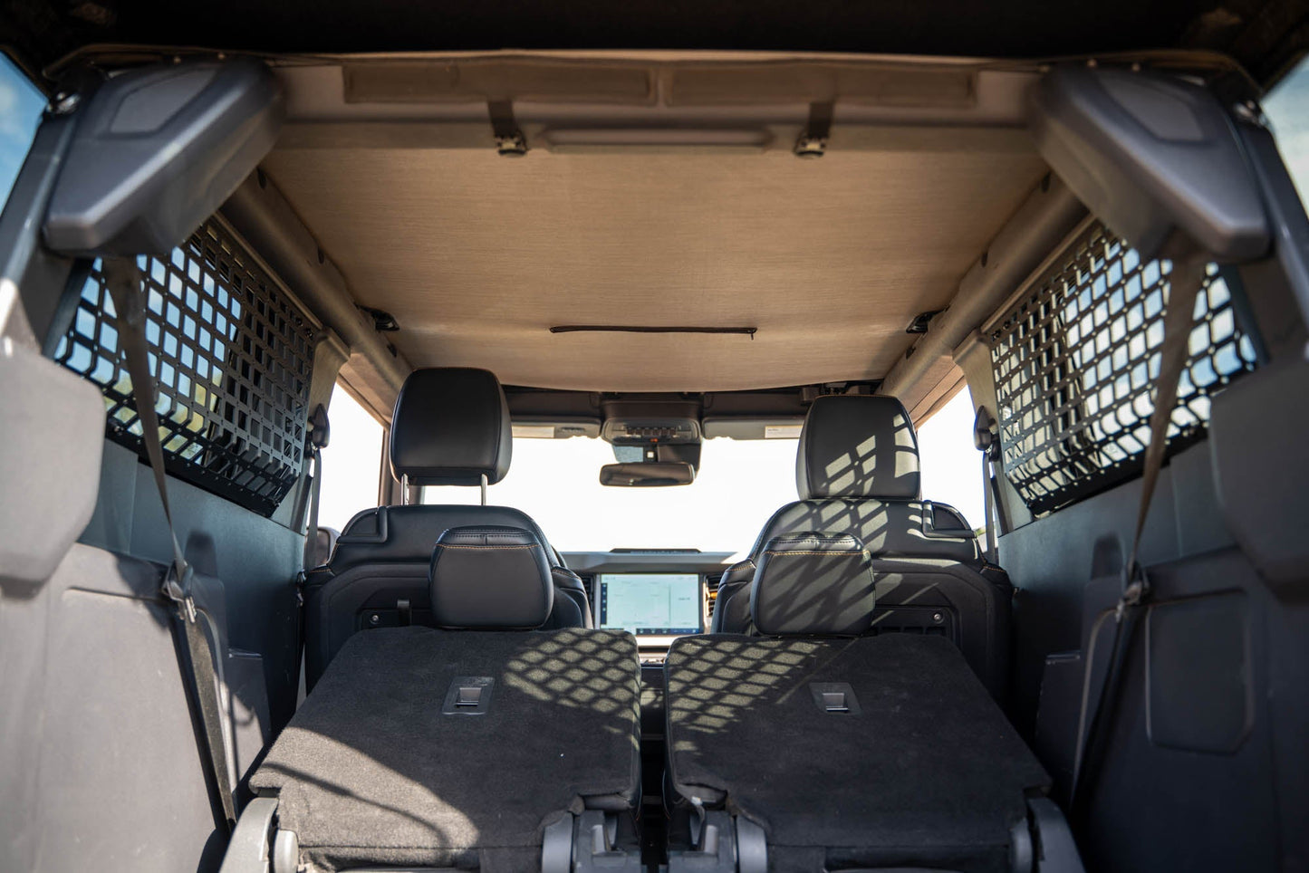 Ford-Bronco-2-Door-Rear-Window-Pocket-Molle-Panels-Installed-13.jpg