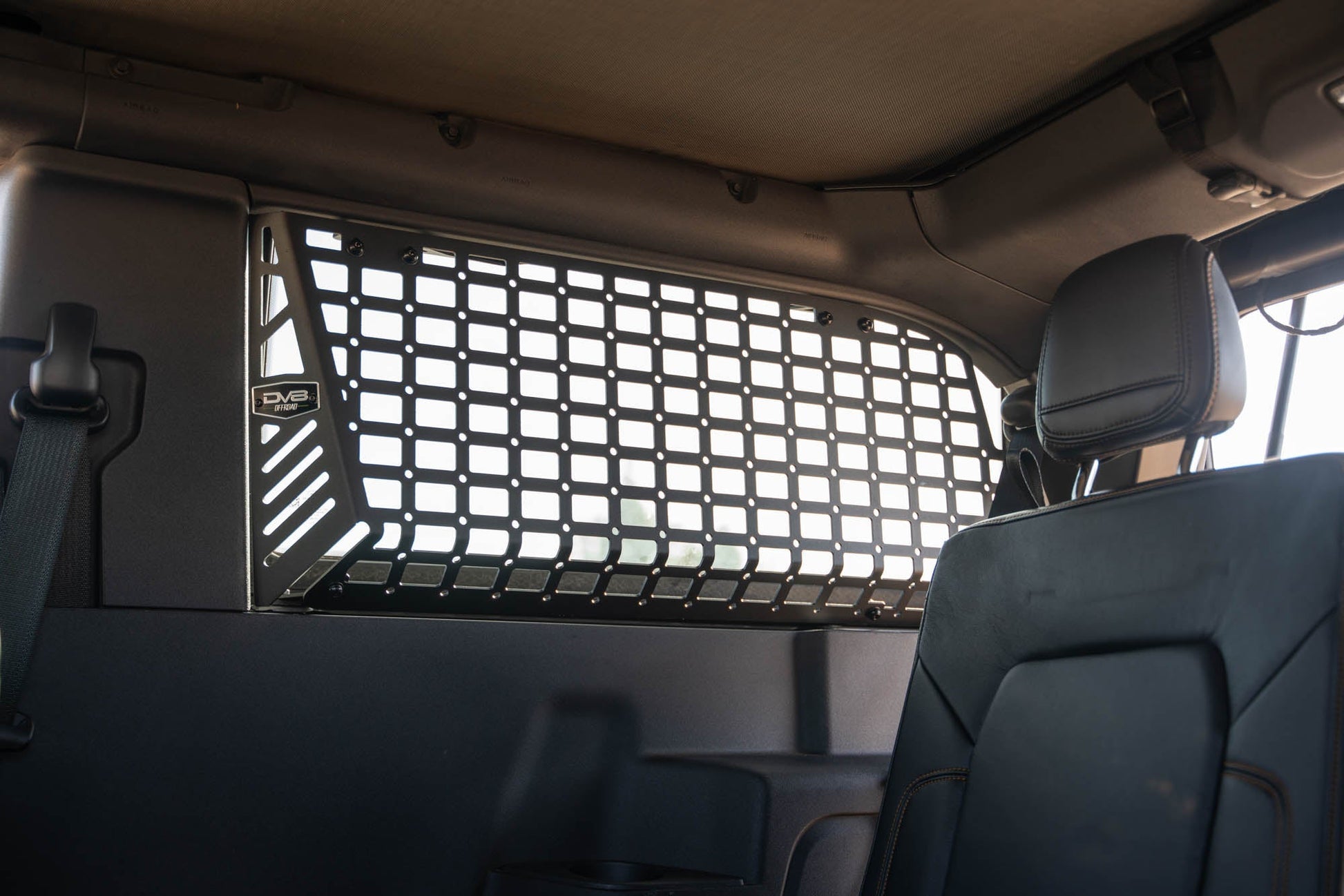 Ford-Bronco-2-Door-Rear-Window-Pocket-Molle-Panels-Installed-14.jpg