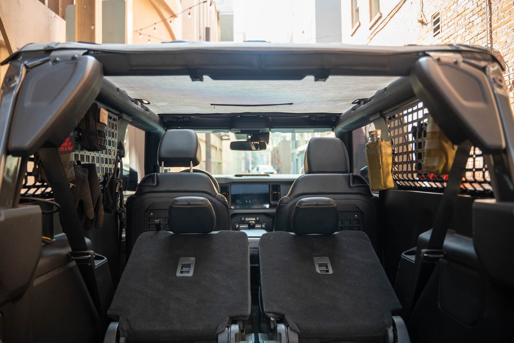 Ford-Bronco-2-Door-Rear-Window-Pocket-Molle-Panels-Installed-7.jpg