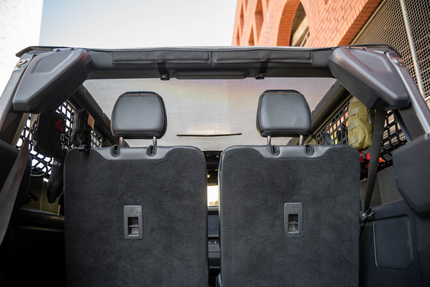 Ford-Bronco-2-Door-Rear-Window-Pocket-Molle-Panels-Installed-9.jpg