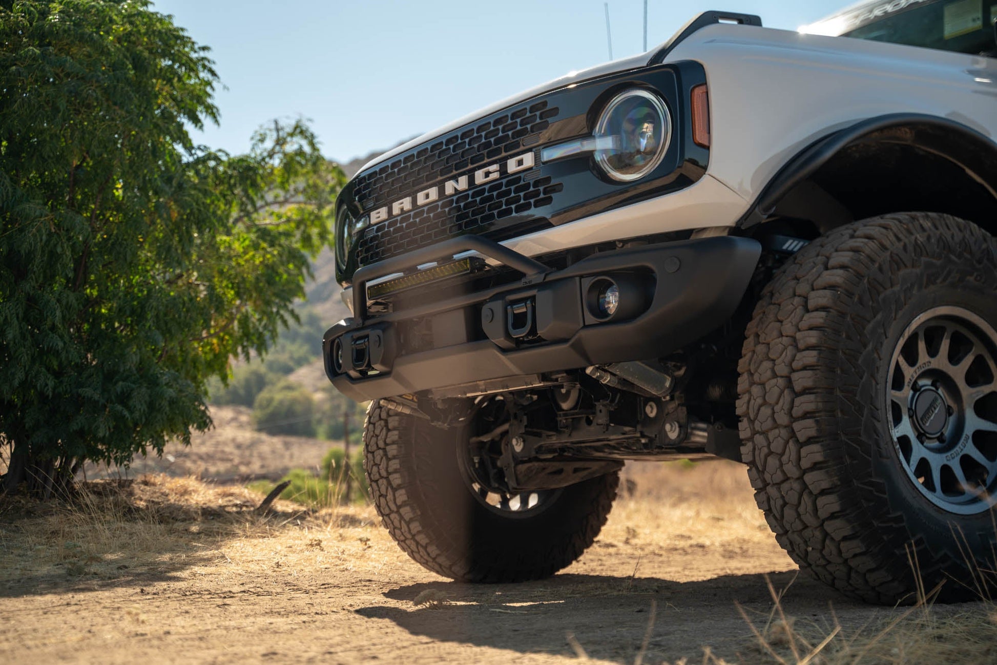 Ford-Bronco-Capable-Bull-Bar-Installed-2.jpg
