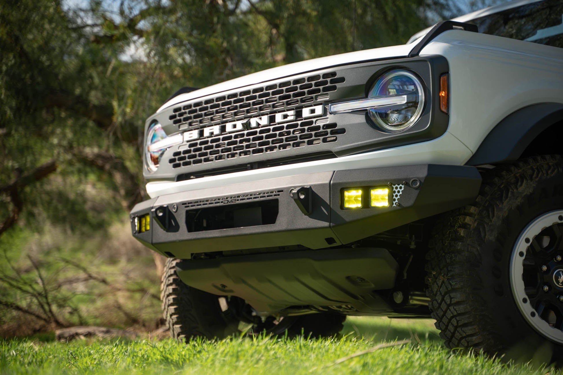 Ford-Bronco-OE-Plus-Series-Front-Bumper-V2-ACC-Installed-2.jpg