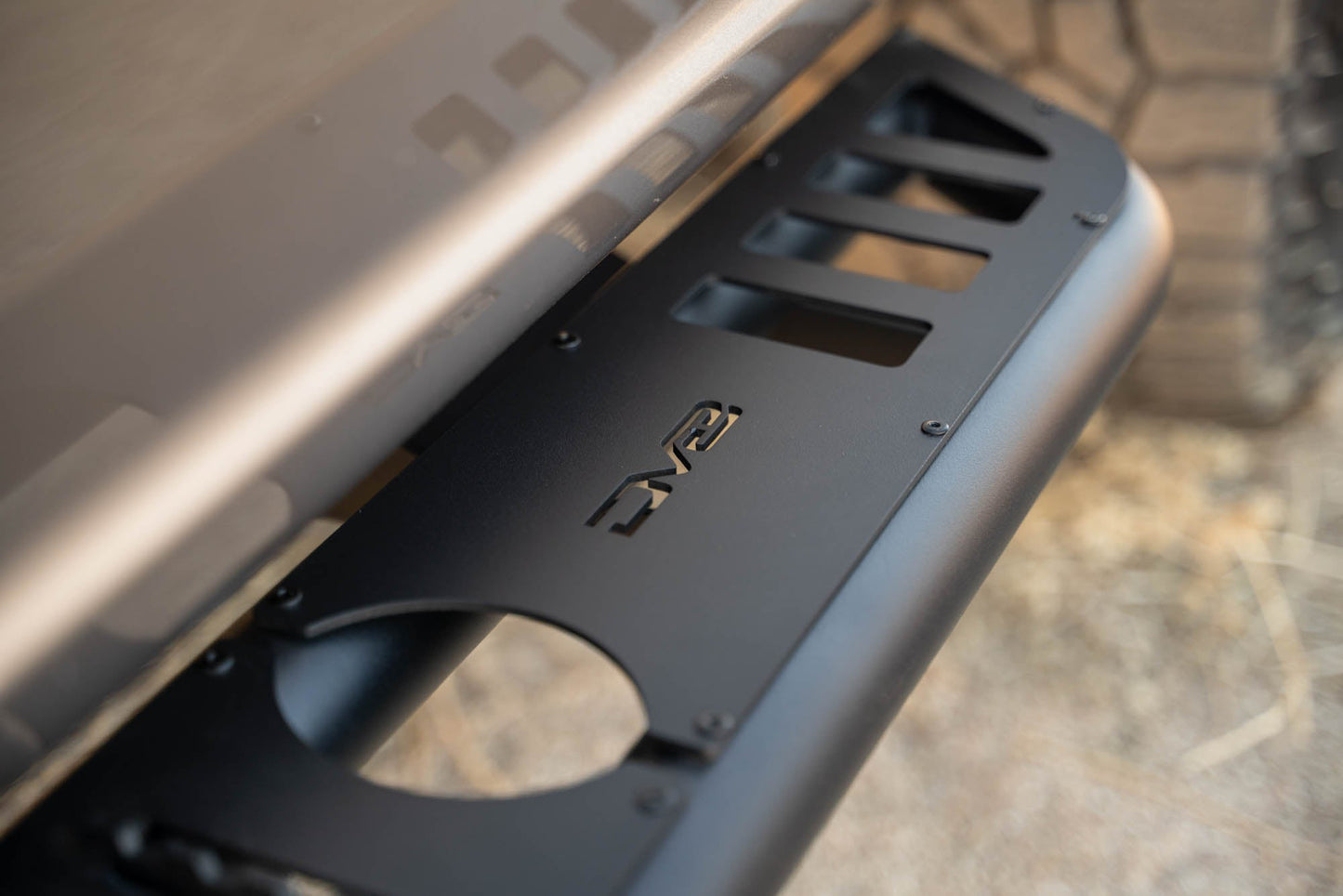 Ford-F-150-Crew-Cab-OE-Plus-Side-Steps-Installed-3.jpg