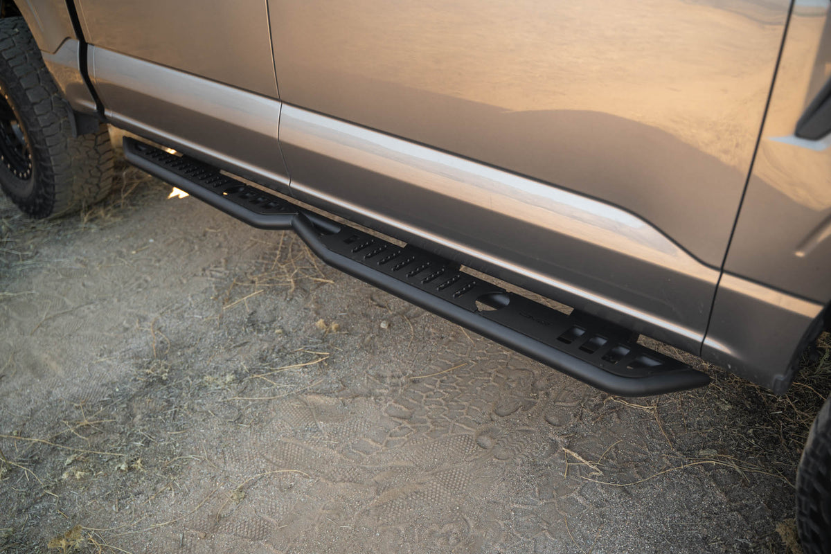 Ford-F-150-Crew-Cab-OE-Plus-Side-Steps-Installed-4.jpg