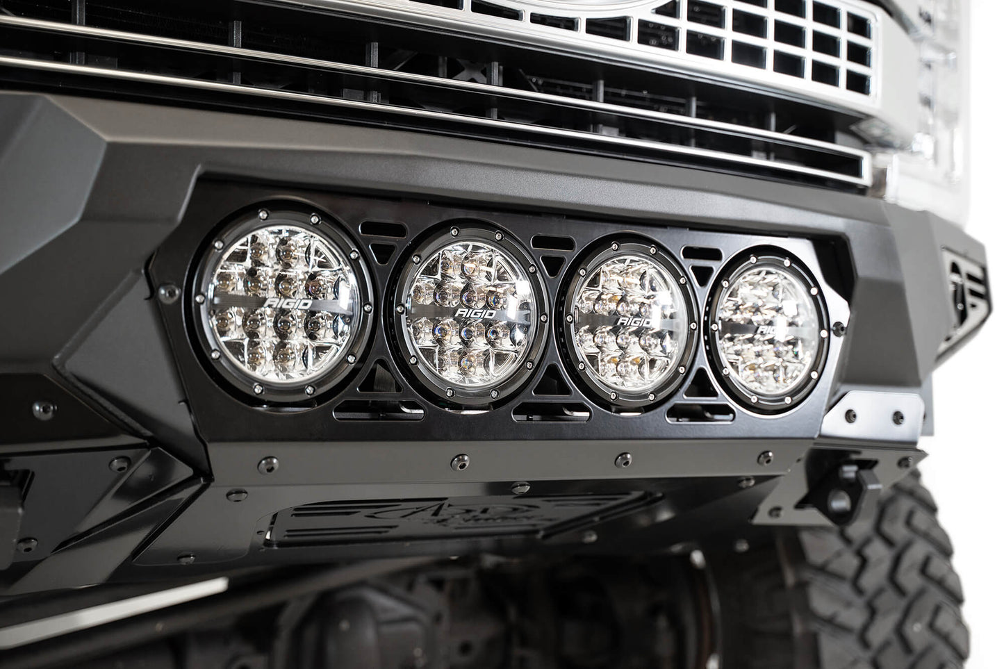 Ford-F250-custom-front-bumper_5b94d9d7-7aa2-47f3-81da-bb24e444374d.jpg