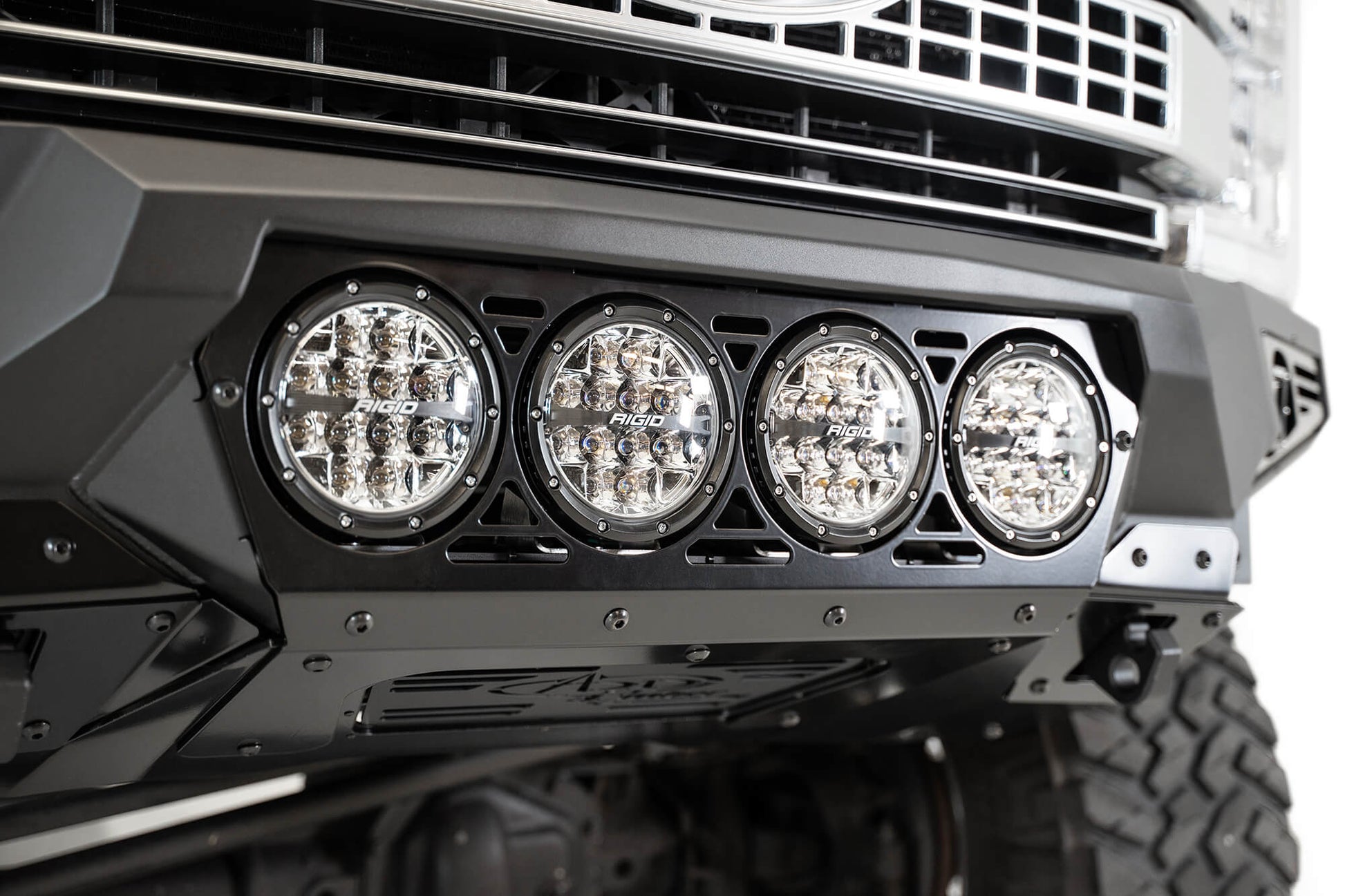 Ford-F250-custom-front-bumper_5b94d9d7-7aa2-47f3-81da-bb24e444374d.jpg