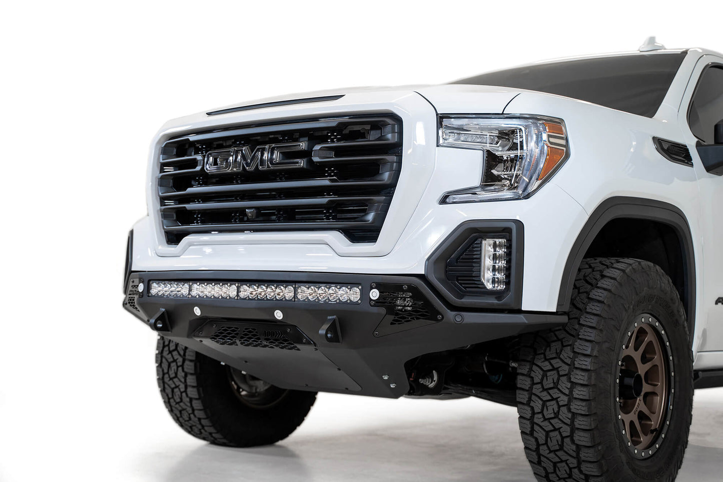 GMC-1500-front-bumper_3ba29e96-a1c5-43dd-9d10-e50abbde3188.jpg