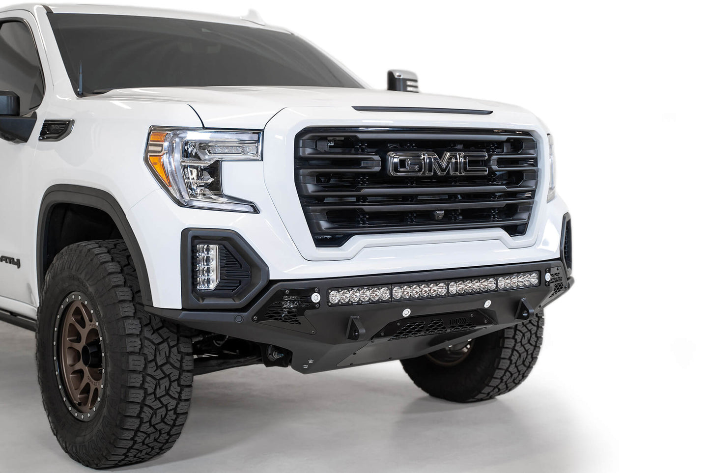 GMC-Sierra-1500-front-bumper.jpg