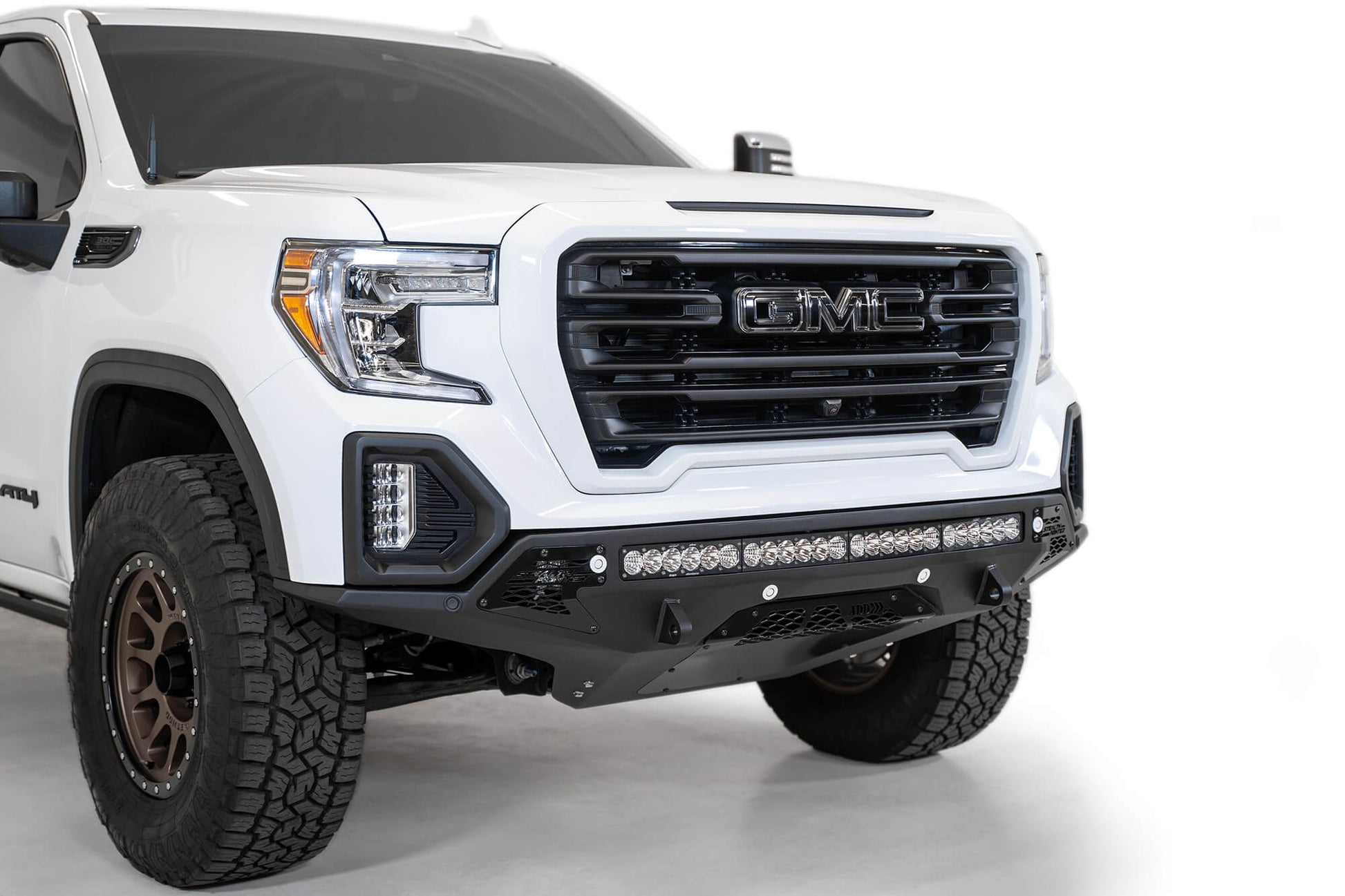 GMC-Sierra-1500-front-bumper.jpg