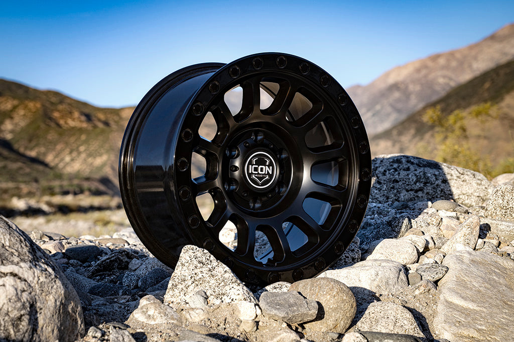Hulse-17in-Black-6lug_ITW01_web-large.jpg