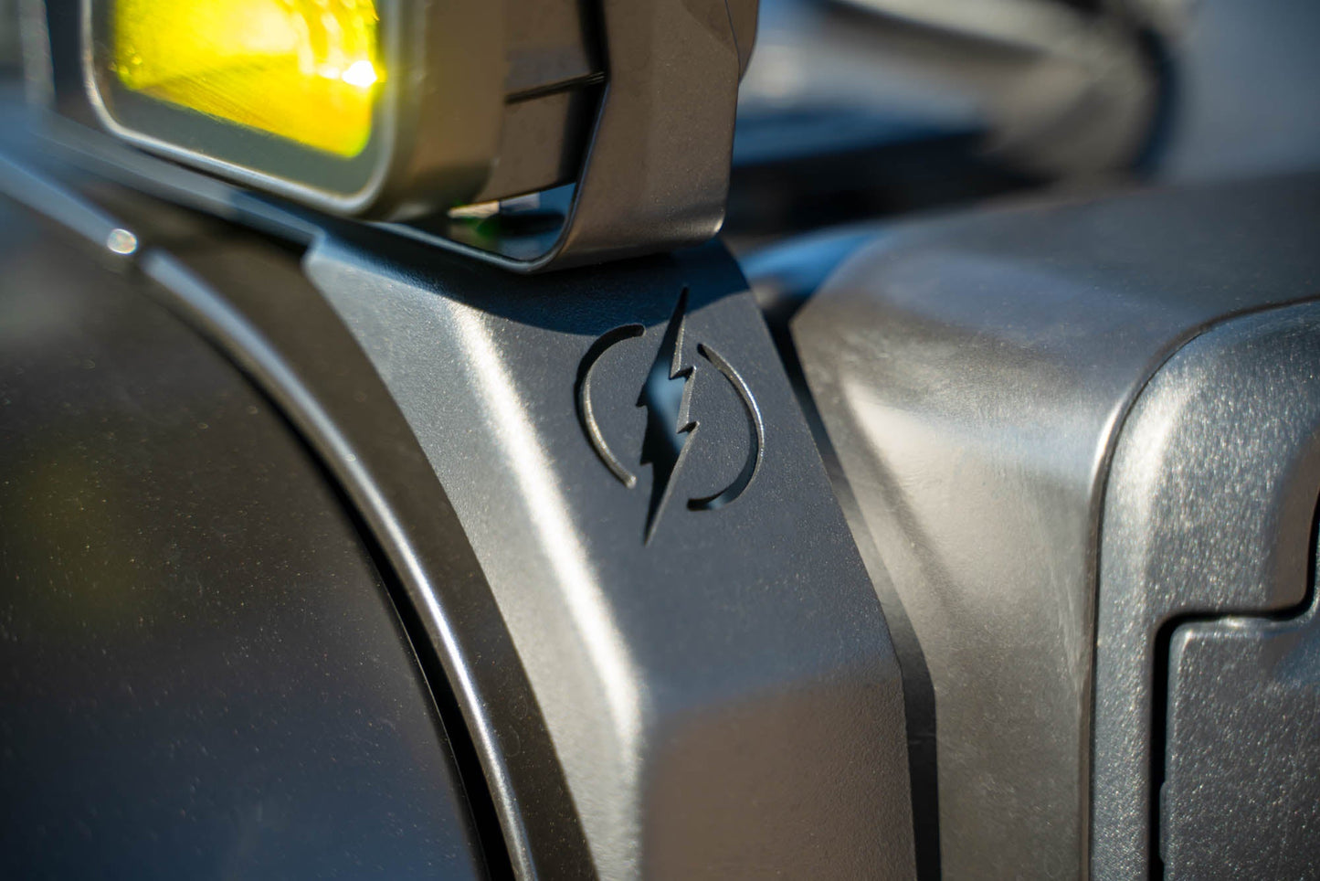 Jeep-4XE-A-Pillar-Dual-Pod-light-Mounts_Installed-09.jpg