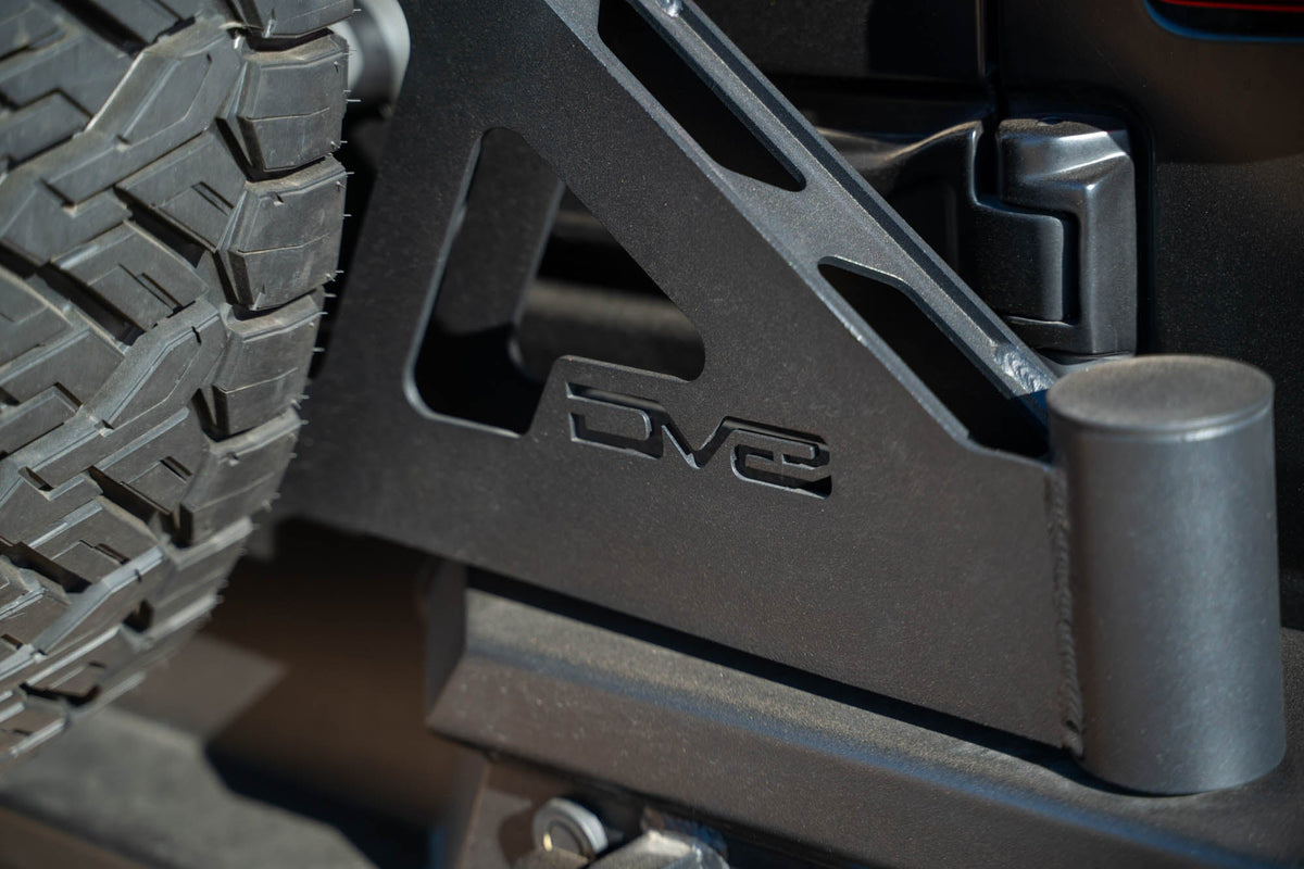 Jeep-JL-Bumper-Mounted-Tire-Carrier_Installed-11.jpg