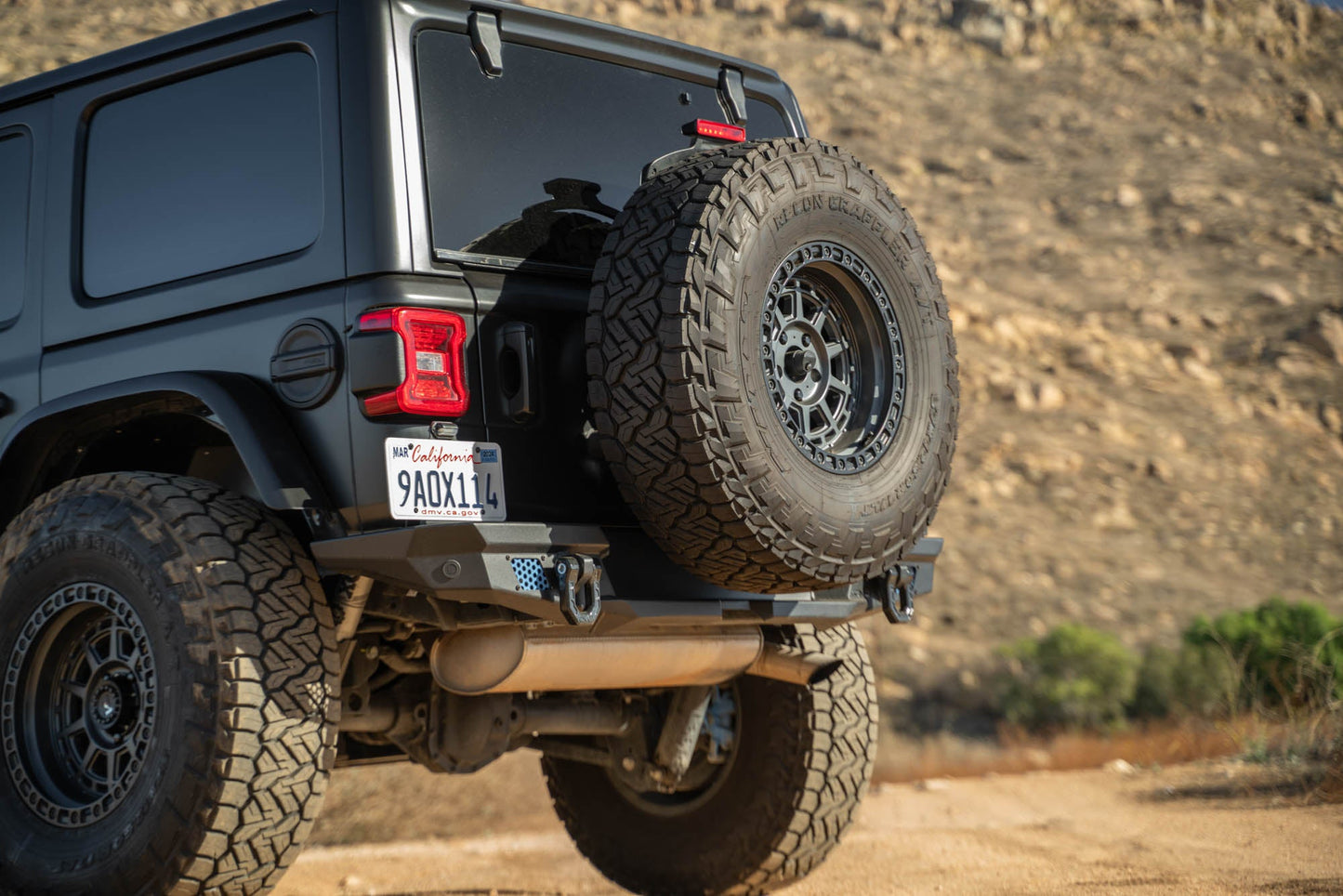 Jeep-JL-Bumper-Mounted-Tire-Carrier_Installed-12.jpg