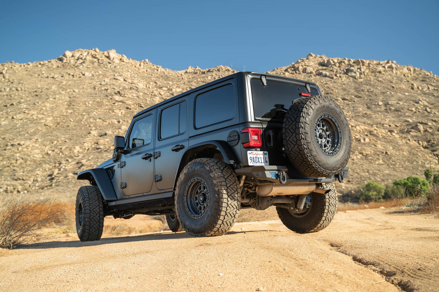 Jeep-JL-Bumper-Mounted-Tire-Carrier_Installed-13.jpg