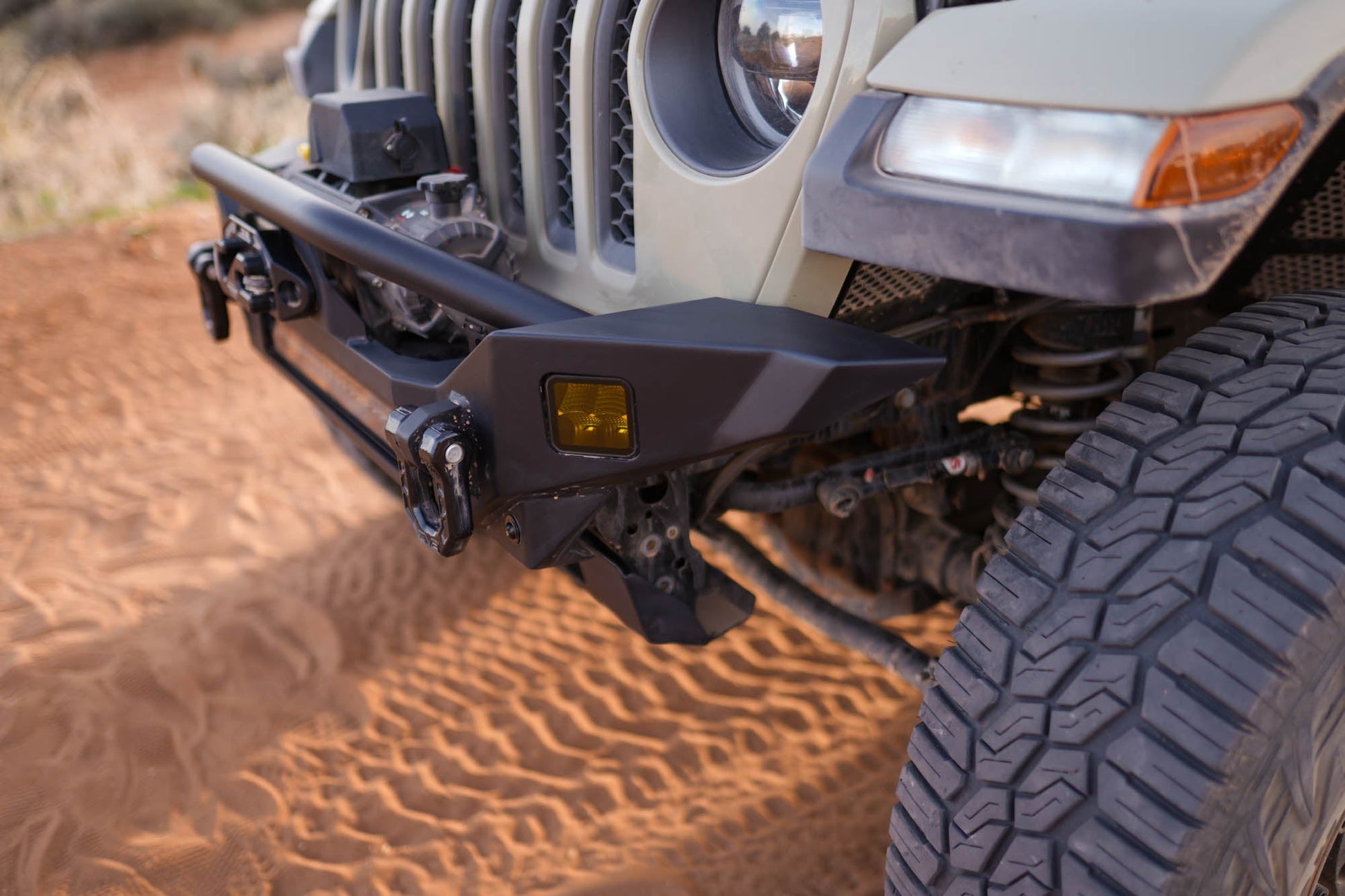 Jeep-Wrangler-JK-JL-_-Gladiator-JT-FS-7-Mid-Width-Winch-Front-Bumper-4.jpg