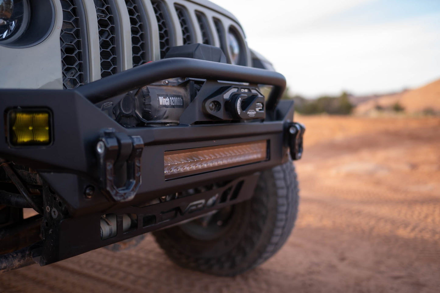 Jeep-Wrangler-JK-JL-_-Gladiator-JT-FS-7-Mid-Width-Winch-Front-Bumper-6.jpg
