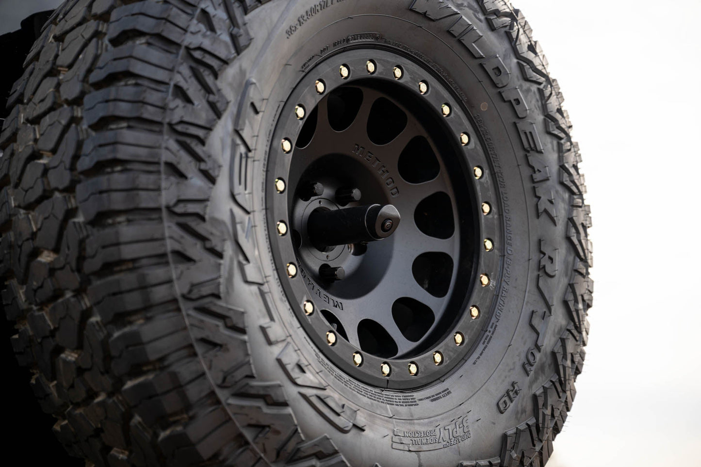 Jeep-Wrangler-JL-Xtreme-Recon-_-Rubicon-X-Camera-Extension-Installed-1.jpg