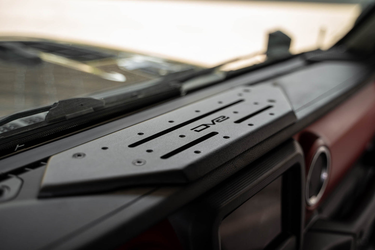 Jeep-Wrangler-JL-_-Gladiator-JT-Device-Dash-Mount-V2-Installed-2.jpg