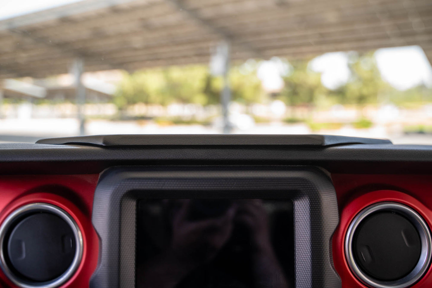 Jeep-Wrangler-JL-_-Gladiator-JT-Device-Dash-Mount-V2-Installed-4.jpg