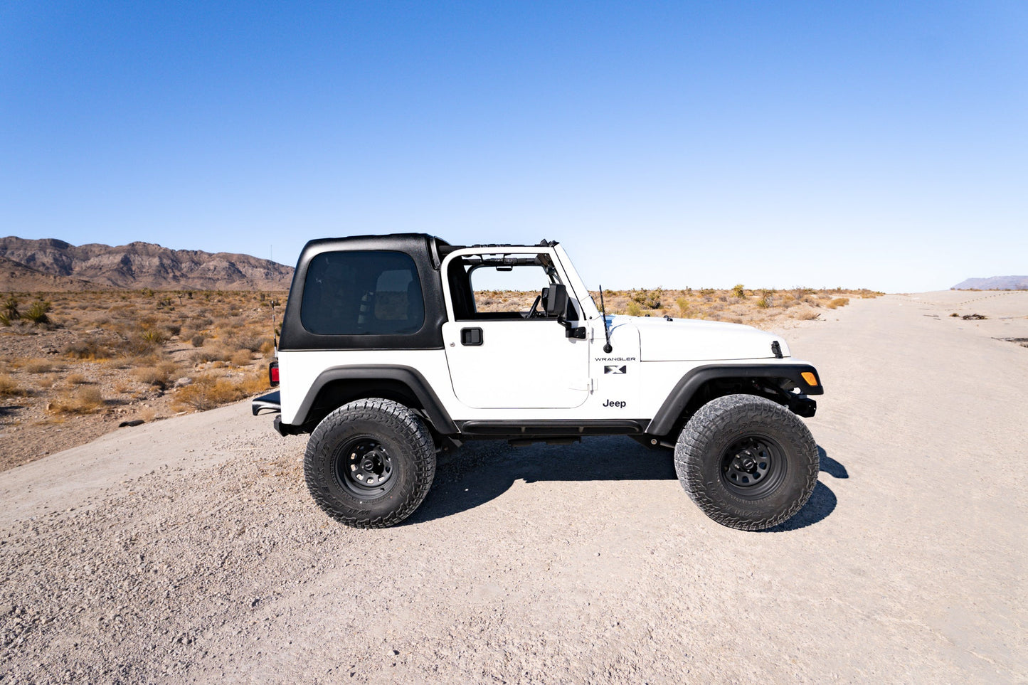 Jeep-Wrangler-TJ-Hardtop-07.jpg