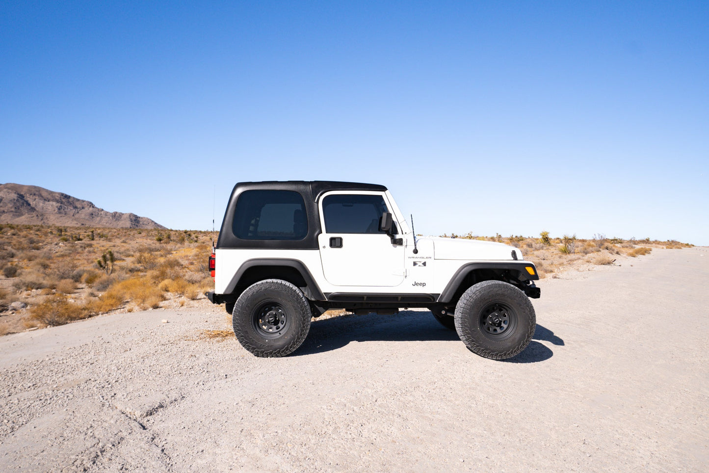 Jeep-Wrangler-TJ-Hardtop-23.jpg
