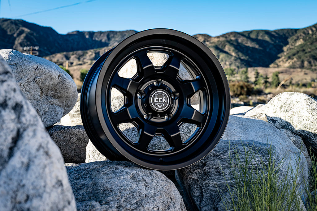 Nuevo-17in-Black-5-lug_ITW01_web-large.jpg