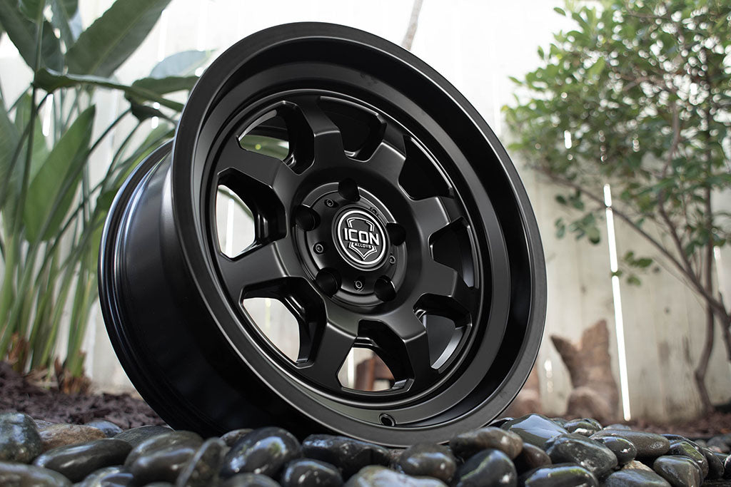 Nuevo-17in-Black-5-lug_ITW04_web-large.jpg