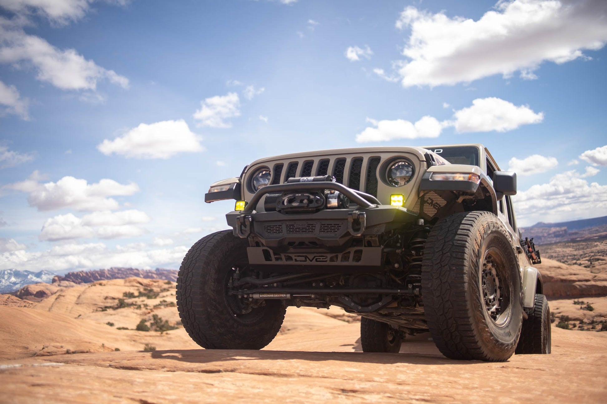 Off-Road-Jeep-JL-_-JT-Sway-Bar-Disconnect-Skid-Plate-3.jpg