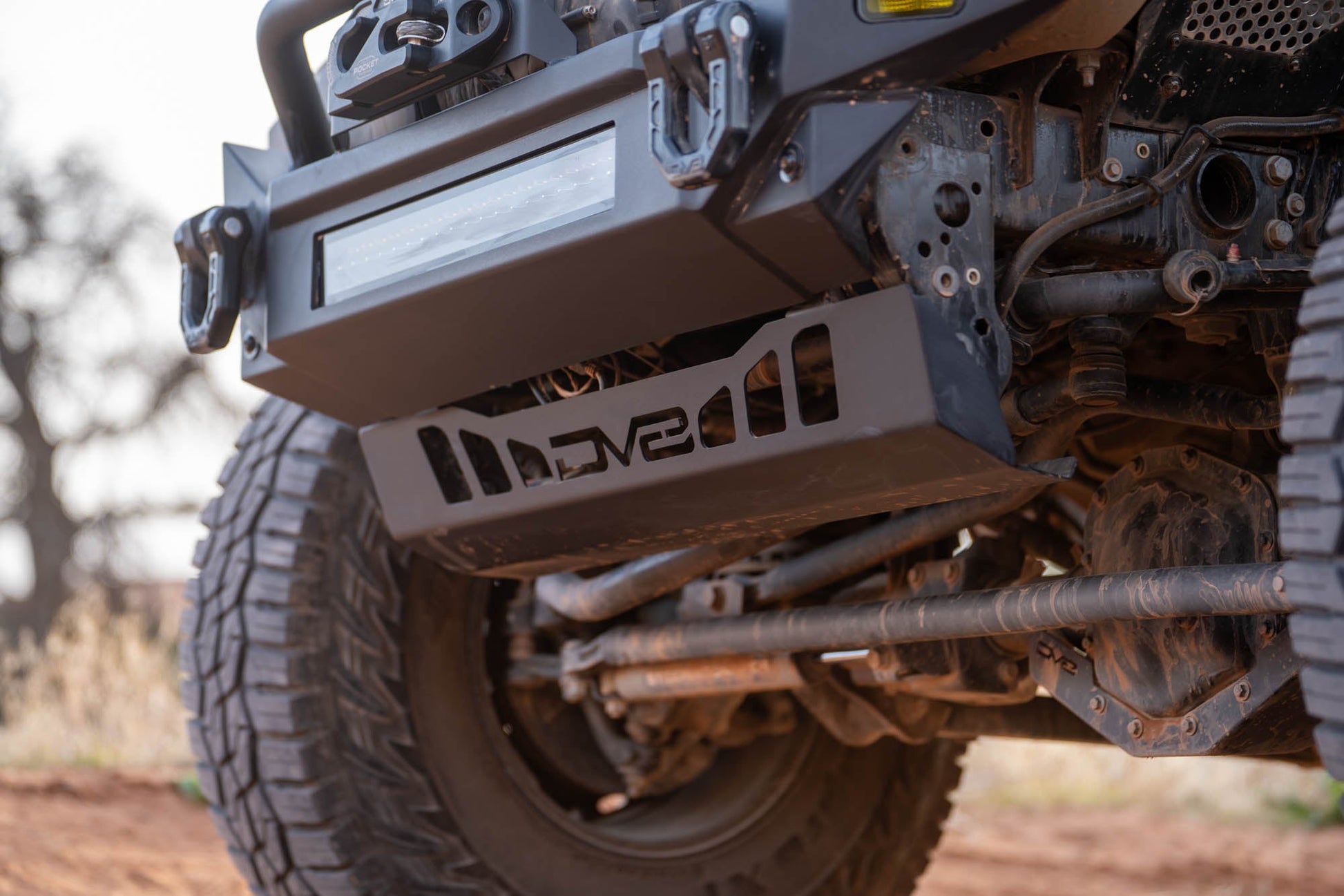 Off-Road-Jeep-JL-_-JT-Sway-Bar-Disconnect-Skid-Plate-4.jpg