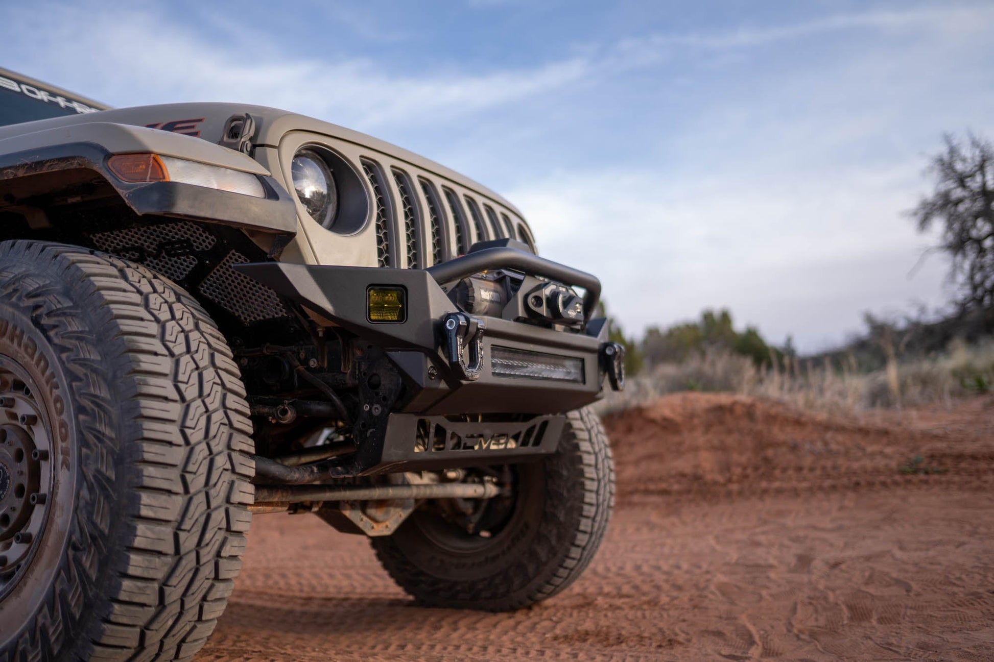 Off-Road-Jeep-JL-_-JT-Sway-Bar-Disconnect-Skid-Plate-6.jpg
