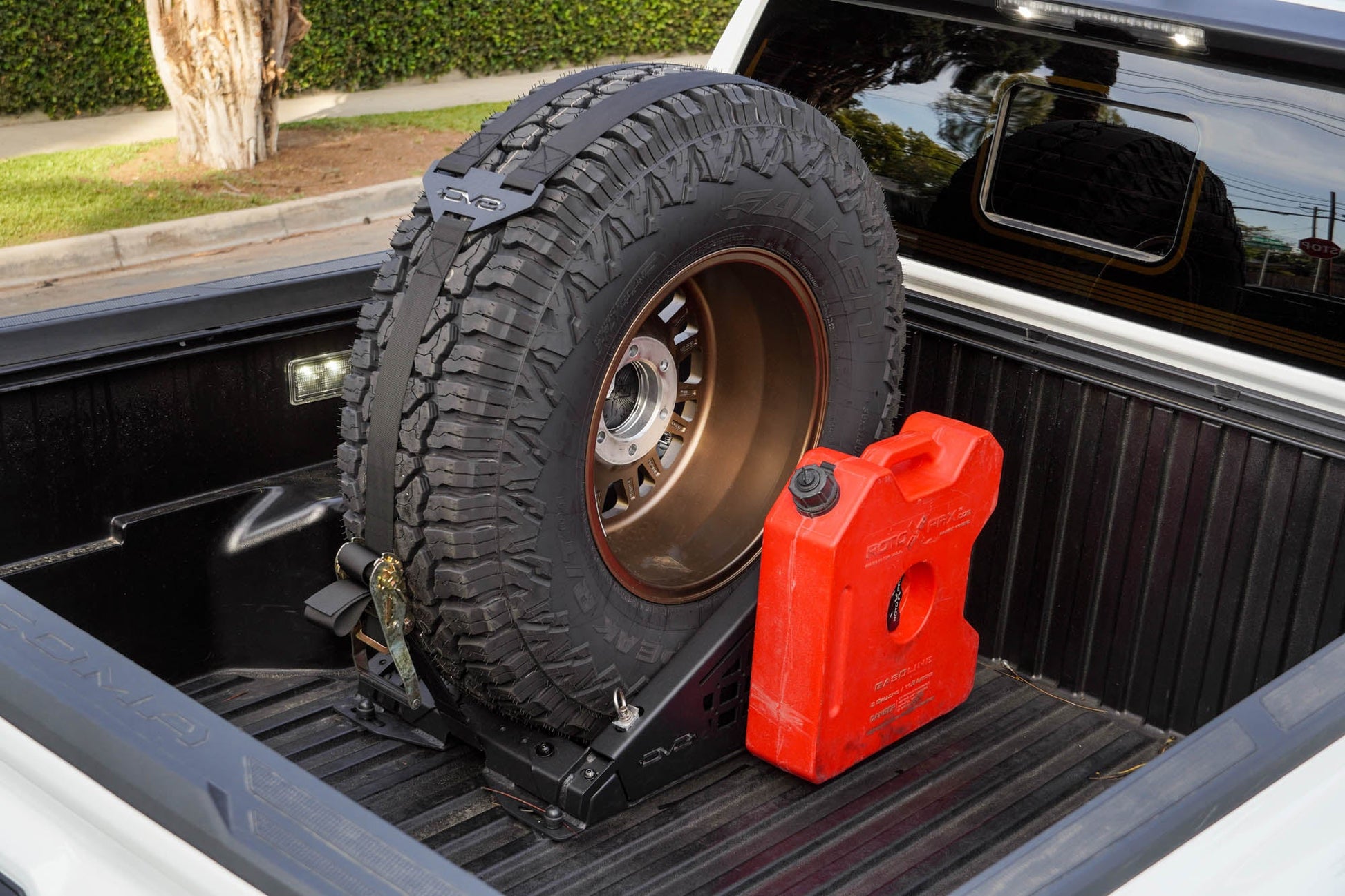 Truck-Bed-Universal-Tire-Carrier-_-Accessory-Mount-Installed-3.jpg