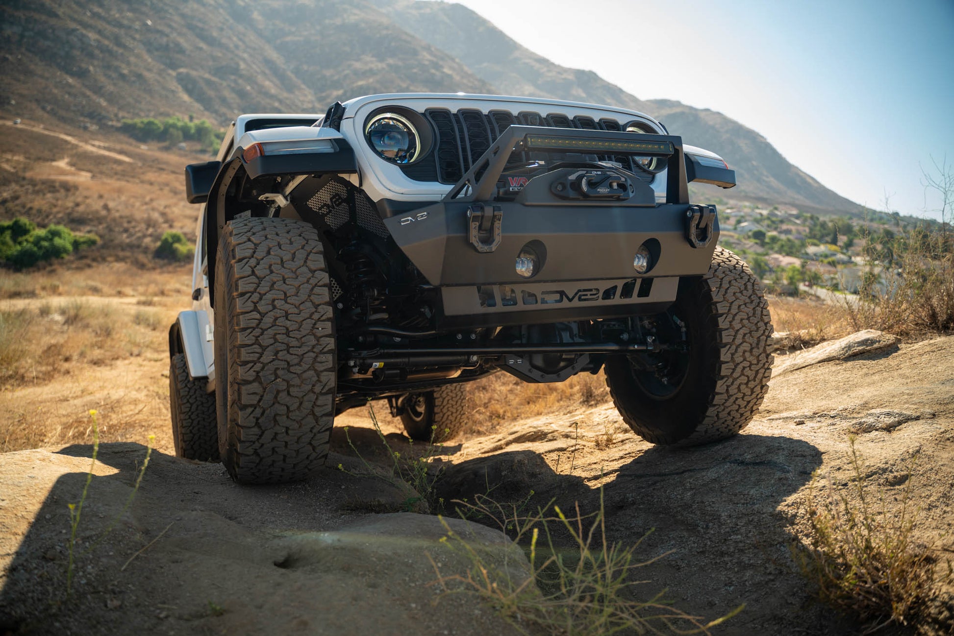 Wrangler-JL-Gladiator-JT-Front-Differential-Skid-Plate-Installed-6.jpg