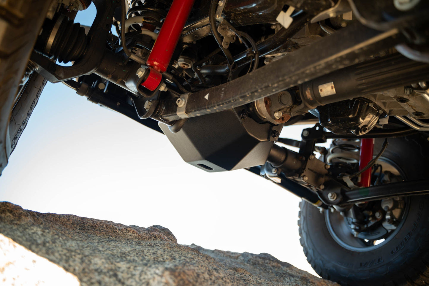 Wrangler-JL-Gladiator-JT-Front-Differential-Skid-Plate-Installed-8.jpg