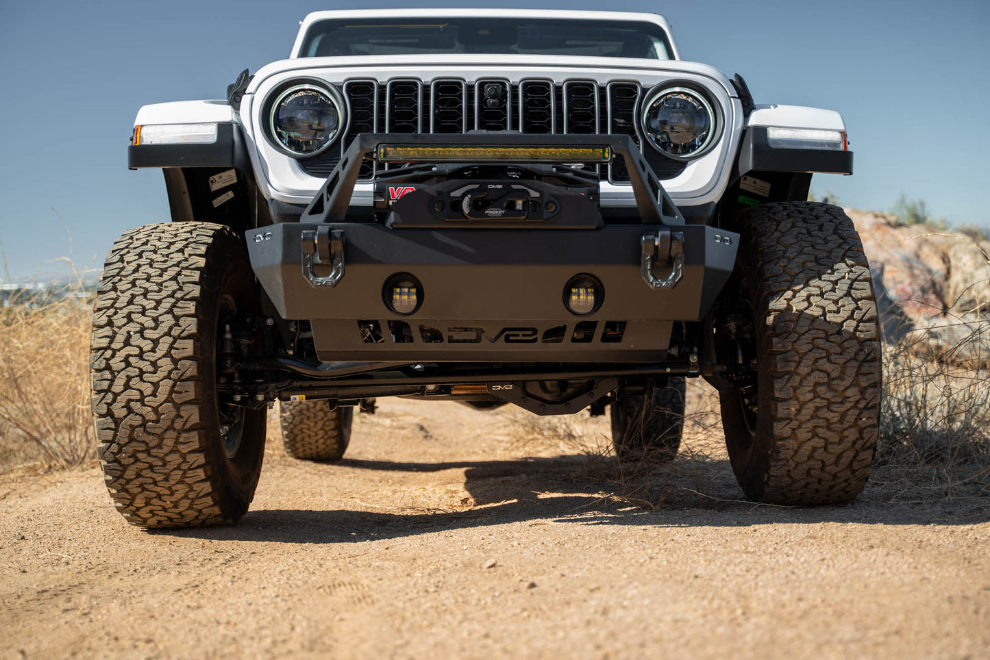 Wrangler-JL-Gladiator-JT-Front-Differential-Skid-Plate-Installed-9.jpg