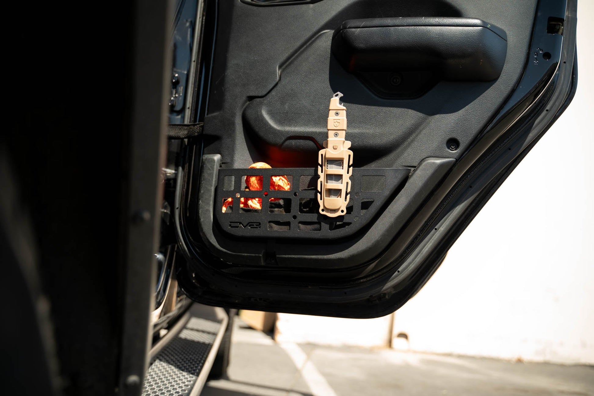 Wrangler-JL-GladiatorJT-Slim-Rear-Door-Molle-Pockets-Installed-11.jpg